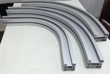 le convoyeur latéral de câble courbe les voies faisantes le coin pour les systèmes en aluminium modulaires courant directement des voies